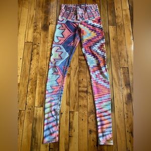 Niyama Sol “Messenger” leggings in size small
